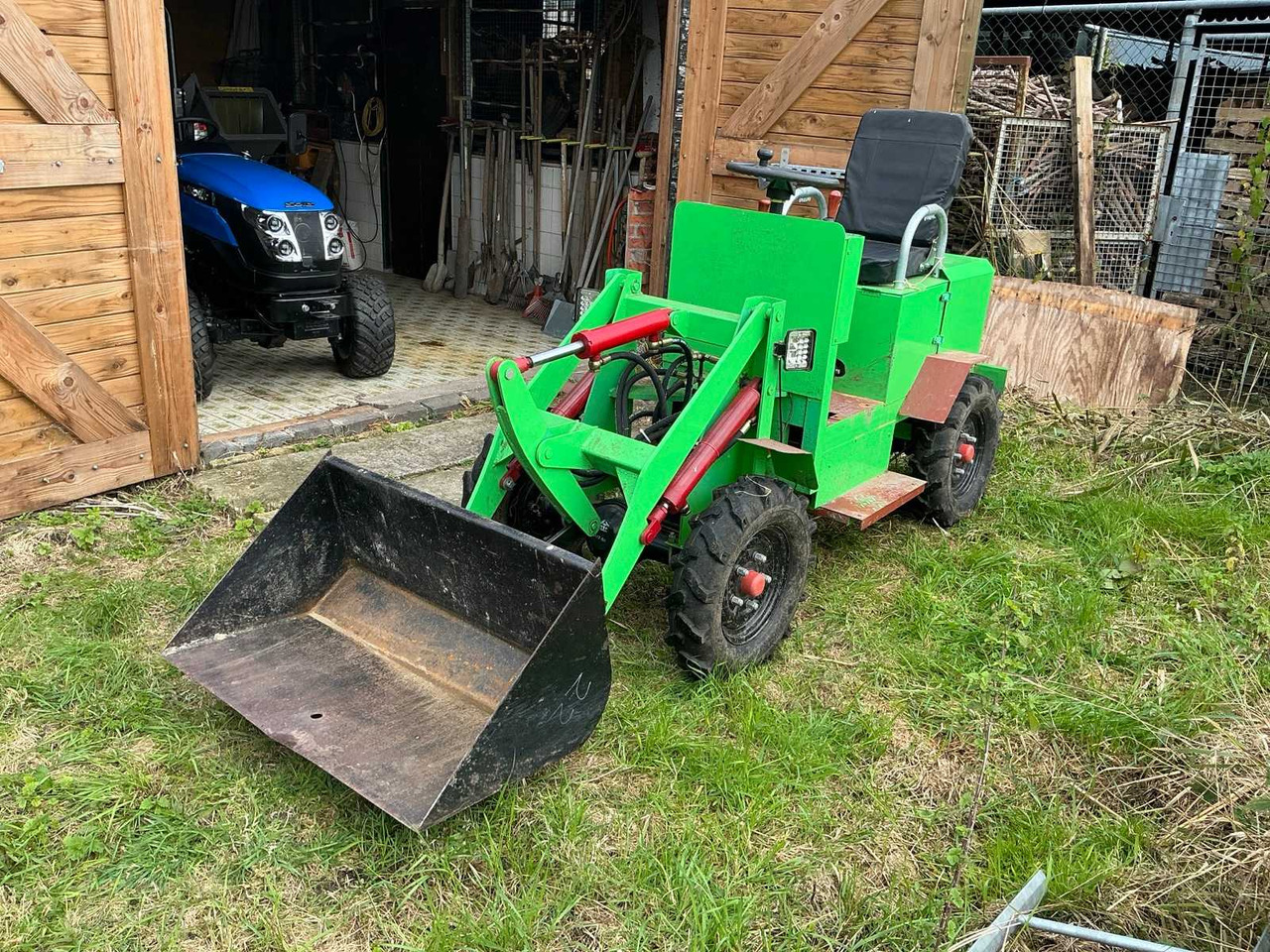 JPC ME18 SHOVEL - اللودر بعجل: صورة 1 JPC ME18 SHOVEL - اللودر بعجل: صورة 1