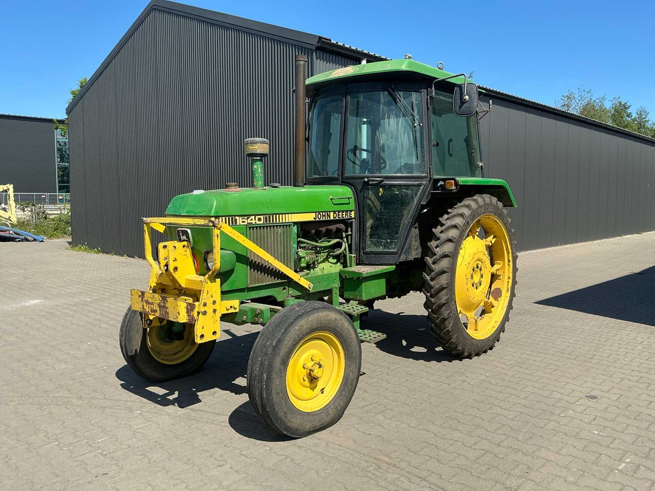 John Deere 1640 Synchron - جرار: صورة 1 John Deere 1640 Synchron - جرار: صورة 1