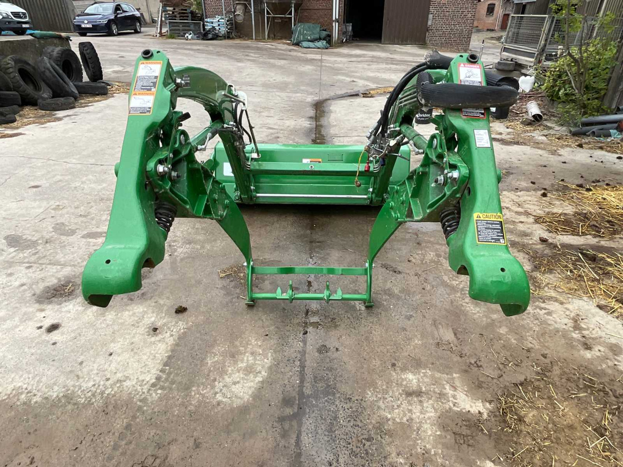John Deere 320 R - الآلات الزراعية: صورة 5 John Deere 320 R - الآلات الزراعية: صورة 5