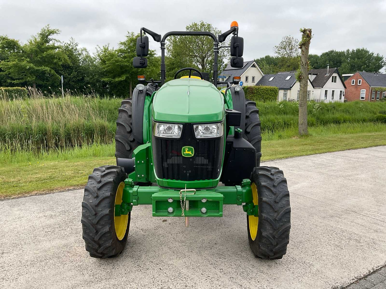 John Deere 5090M - جرار: صورة 5 John Deere 5090M - جرار: صورة 5
