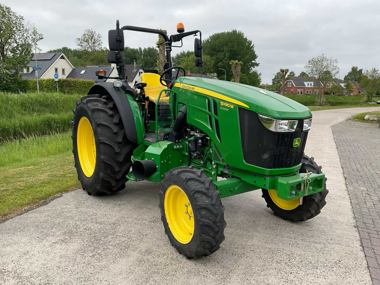 John Deere 5090M - جرار: صورة 4 John Deere 5090M - جرار: صورة 4