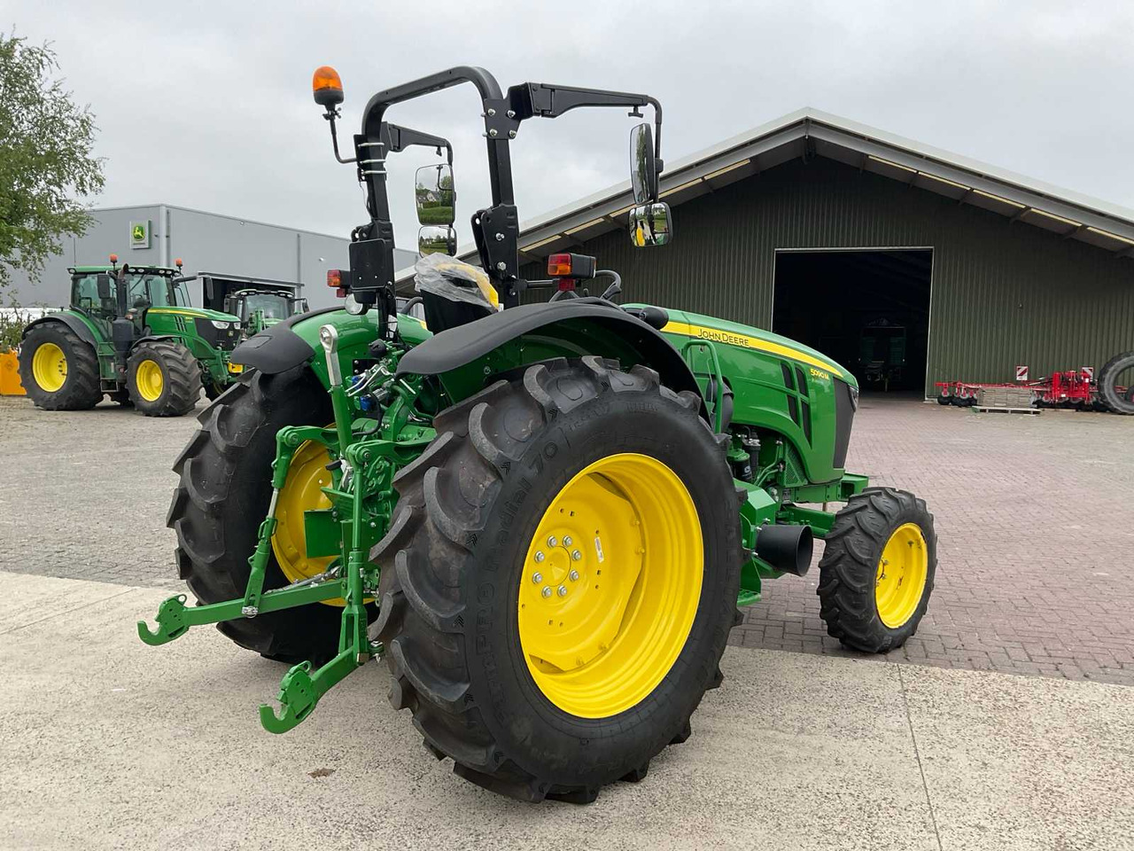 John Deere 5090M - جرار: صورة 3 John Deere 5090M - جرار: صورة 3