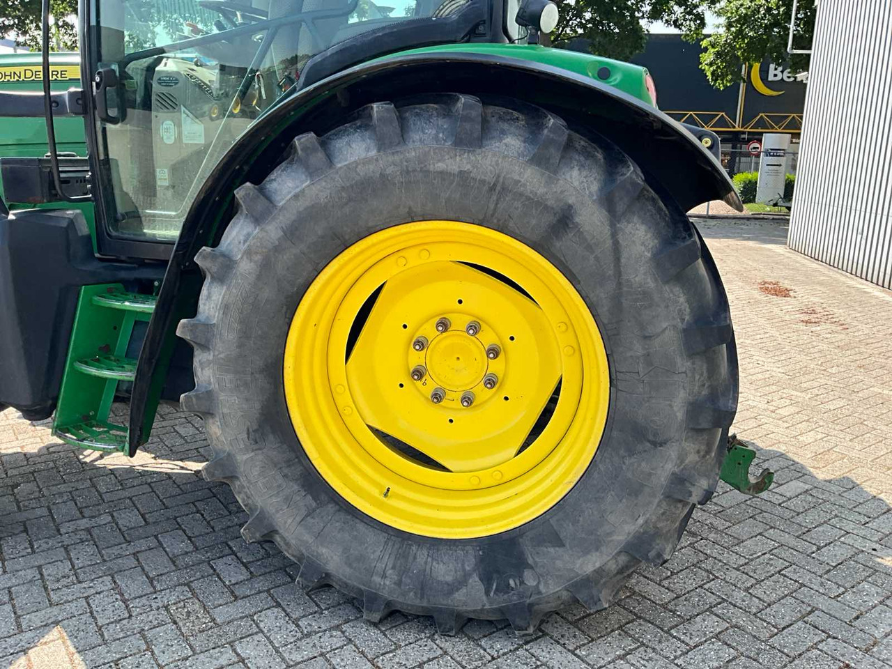 John Deere 6125R - جرار: صورة 5 John Deere 6125R - جرار: صورة 5