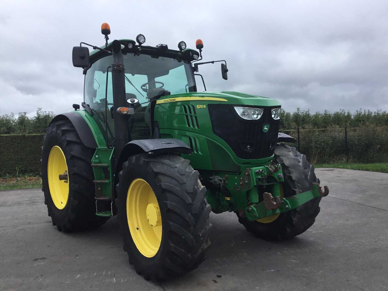 John Deere 6210R - جرار: صورة 2 John Deere 6210R - جرار: صورة 2