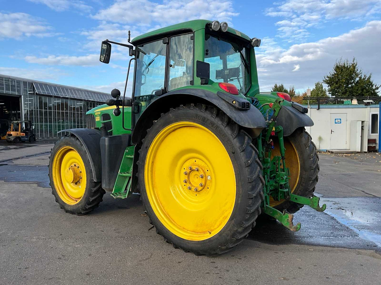 John Deere 6830 Premium - جرار: صورة 4 John Deere 6830 Premium - جرار: صورة 4