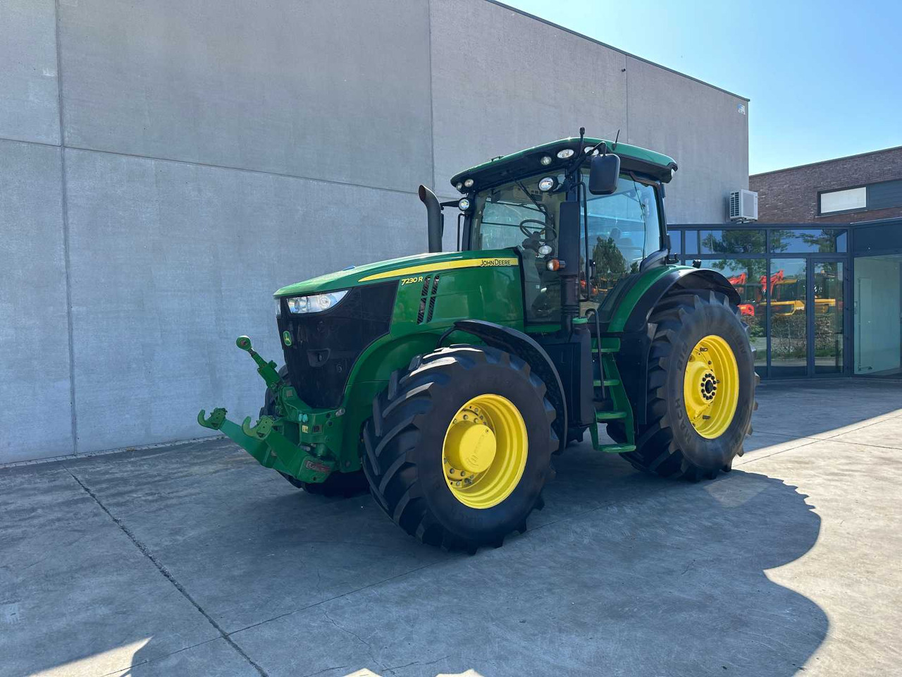 John Deere 7230R - جرار: صورة 1 John Deere 7230R - جرار: صورة 1