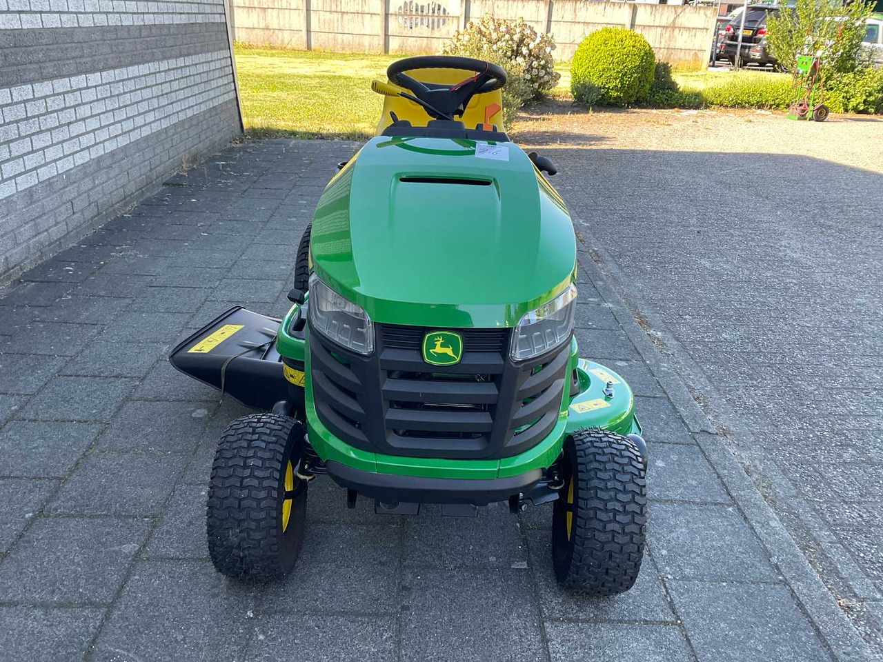 John Deere X107 - جزازة أعشاب الحدائق: صورة 5 John Deere X107 - جزازة أعشاب الحدائق: صورة 5