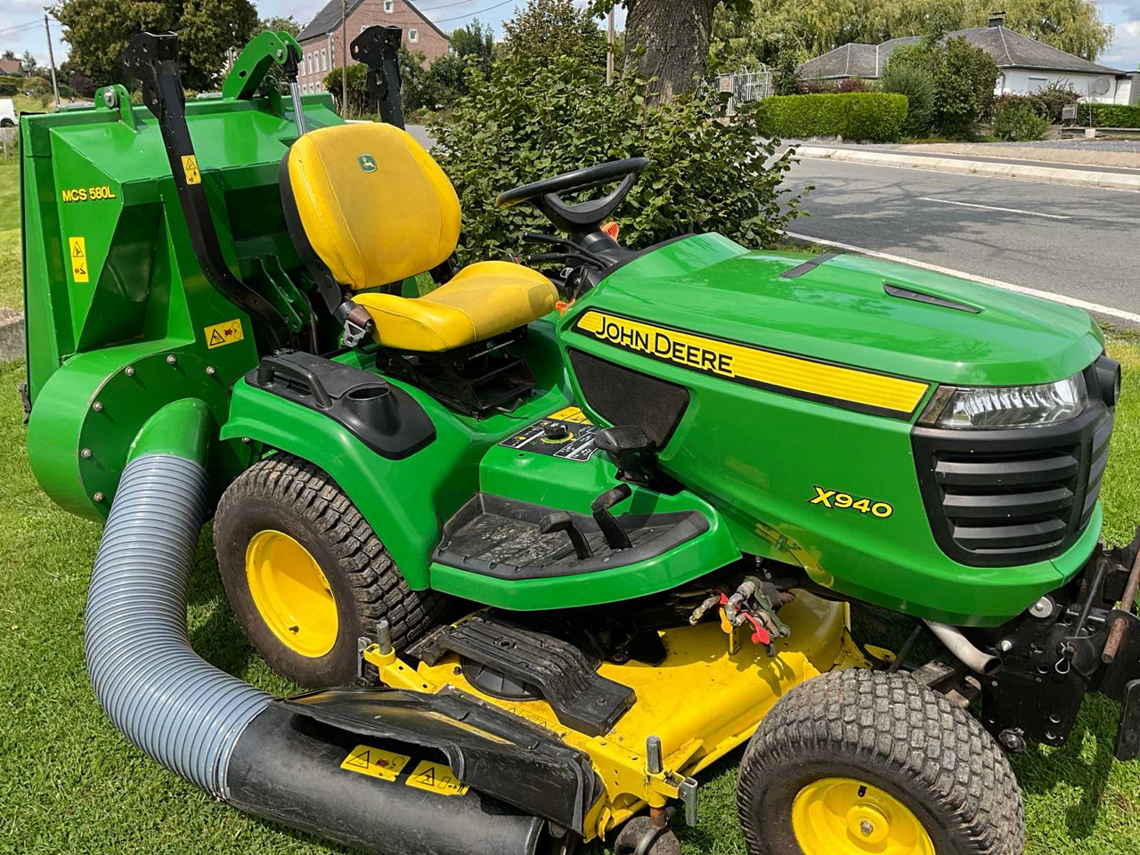 جزازة أعشاب الحدائق John Deere X940: صورة 7