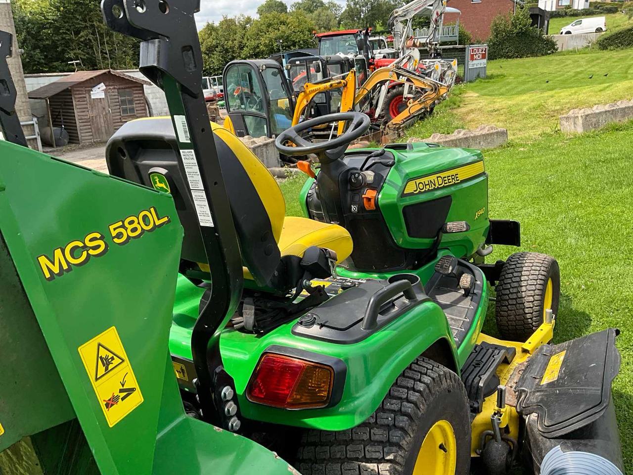 جزازة أعشاب الحدائق John Deere X940: صورة 18