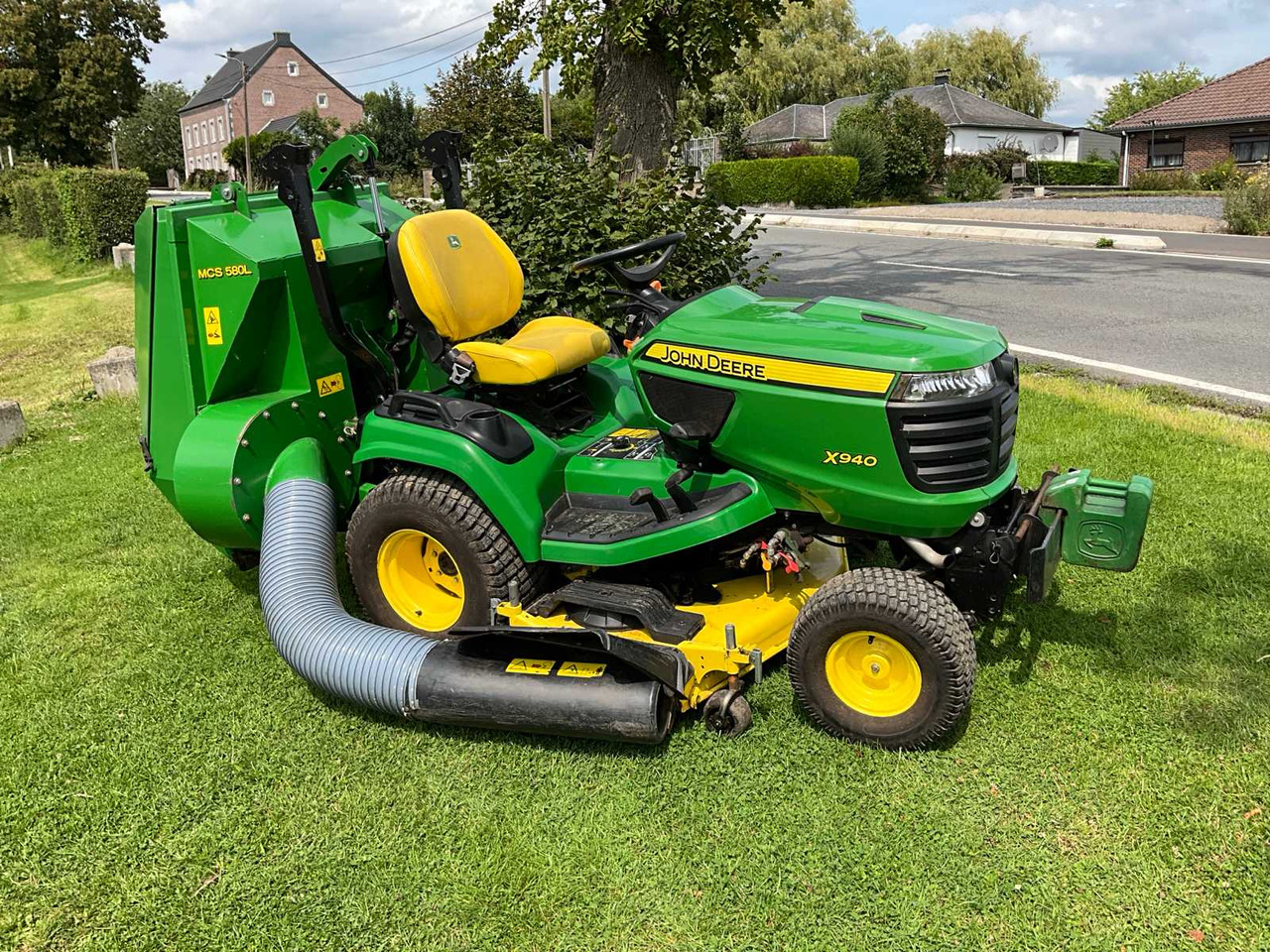 جزازة أعشاب الحدائق John Deere X940: صورة 9