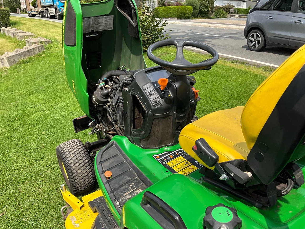 جزازة أعشاب الحدائق John Deere X940: صورة 24