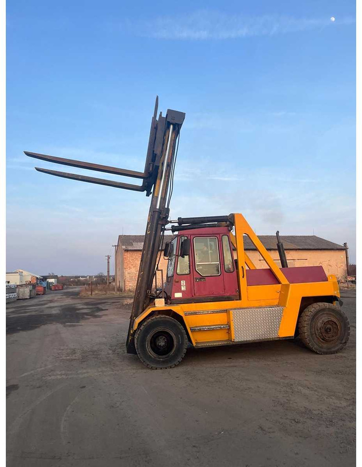 KLIPPAN HYTT AB - HEAVY-DUTY DIESEL FORKLIFT 16T - 1990 - رافعة شوكية: صورة 1 KLIPPAN HYTT AB - HEAVY-DUTY DIESEL FORKLIFT 16T - 1990 - رافعة شوكية: صورة 1