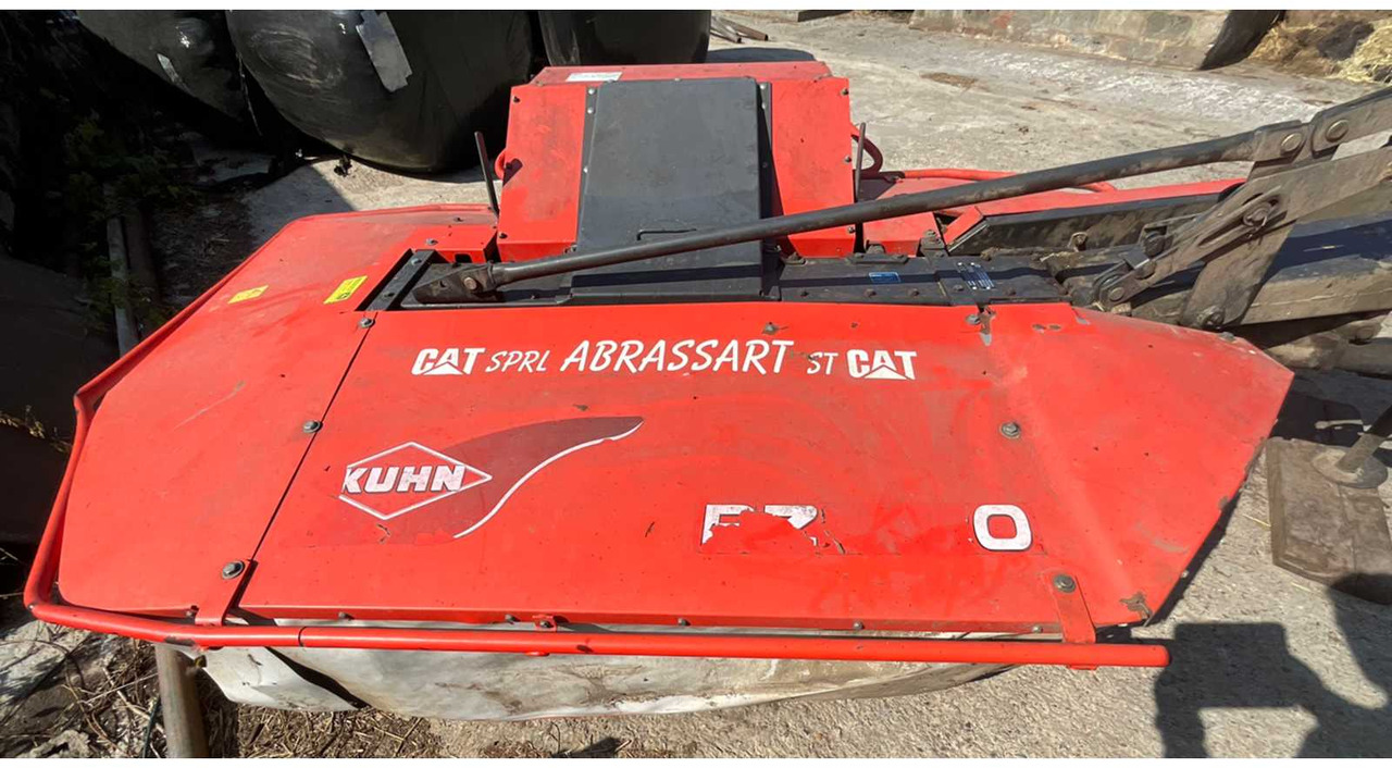 KUHN GMD 802 F-FF 2015 Disc Mower - ماكينات قطع الحشائش الغابات: صورة 4 KUHN GMD 802 F-FF 2015 Disc Mower - ماكينات قطع الحشائش الغابات: صورة 4