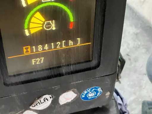 حفار زحاف Komatsu 323D: صورة 13