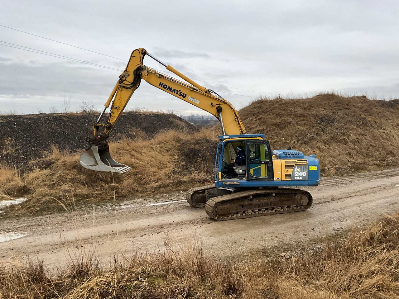 Komatsu PC240ONLC-8 - حفار زحاف: صورة 1 Komatsu PC240ONLC-8 - حفار زحاف: صورة 1