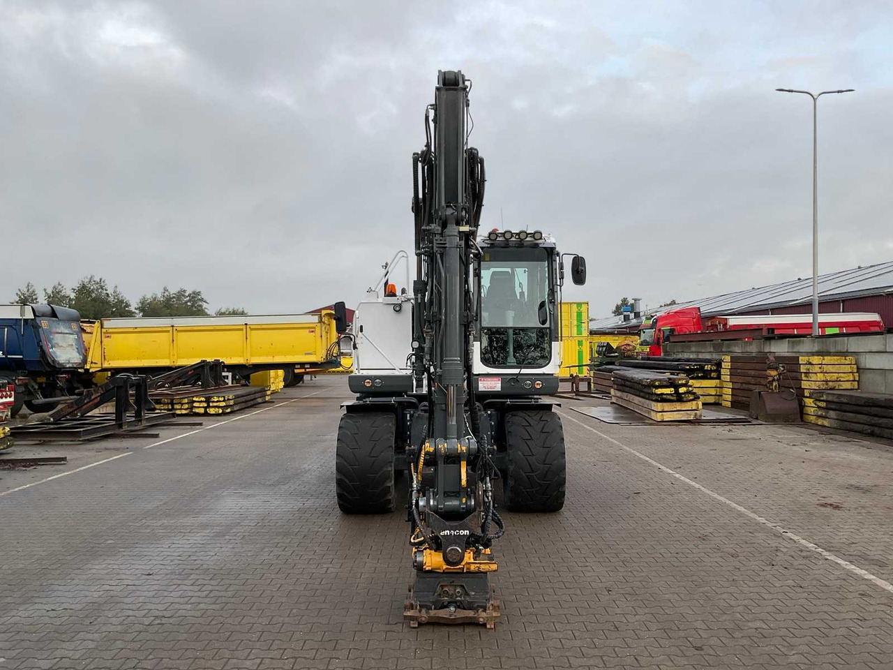 Komatsu PW148-10 - حفارة دولاب: صورة 3 Komatsu PW148-10 - حفارة دولاب: صورة 3