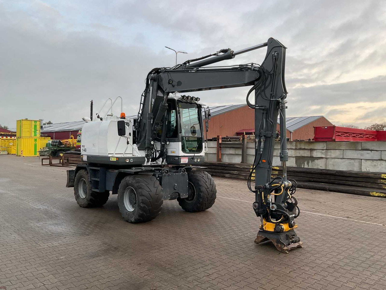 Komatsu PW148-10 - حفارة دولاب: صورة 4 Komatsu PW148-10 - حفارة دولاب: صورة 4