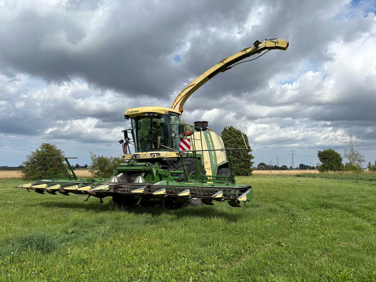 Krone Big X 700 mit EasyCollect 903 - حصادة الأعلاف: صورة 2 Krone Big X 700 mit EasyCollect 903 - حصادة الأعلاف: صورة 2