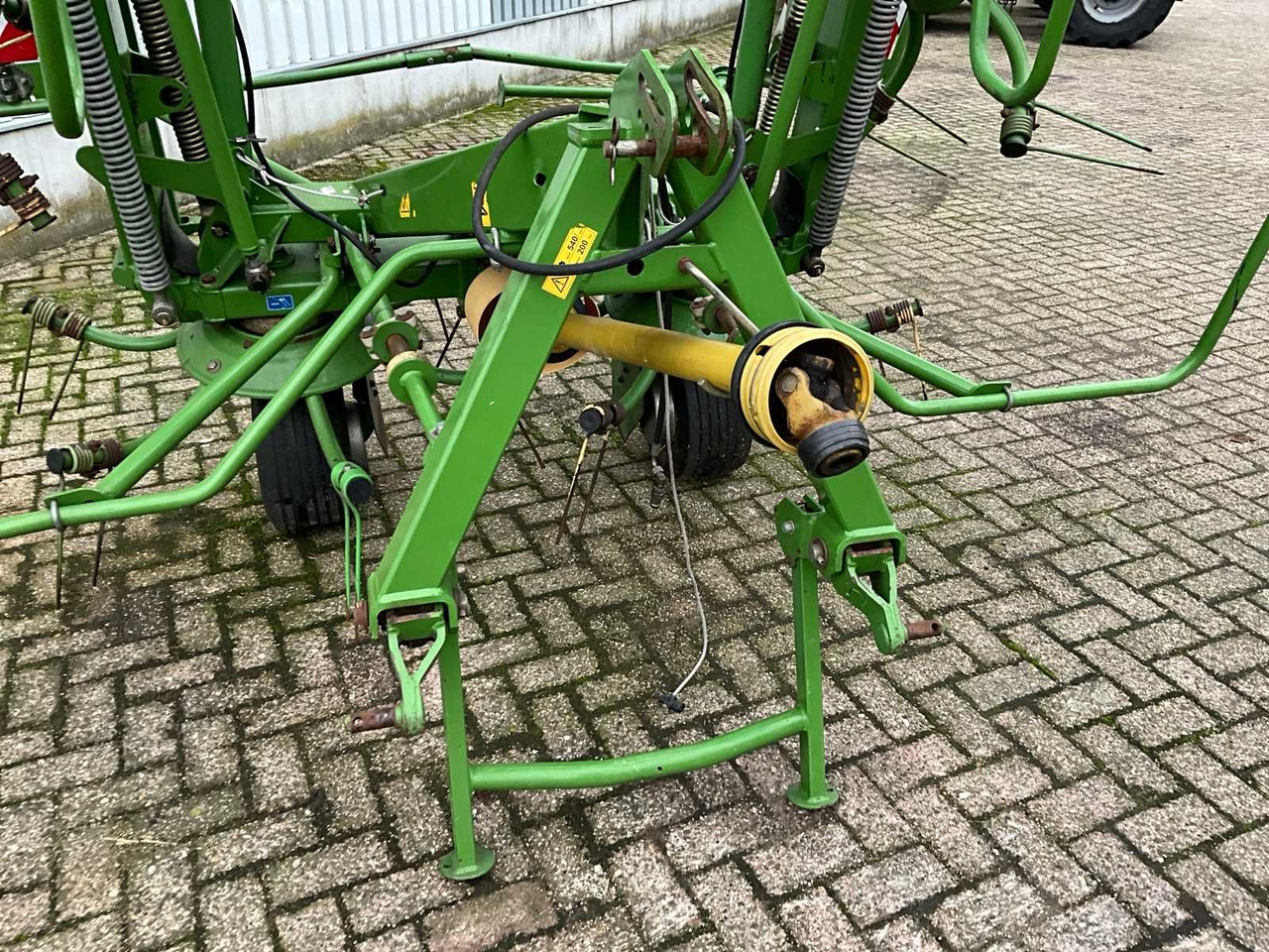 Krone KW8.82 - معدات تيبيس التبن: صورة 4 Krone KW8.82 - معدات تيبيس التبن: صورة 4