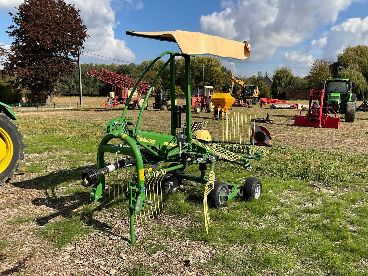 Krone Swadro S380 KS102-04 - معدات تيبيس التبن: صورة 1 Krone Swadro S380 KS102-04 - معدات تيبيس التبن: صورة 1