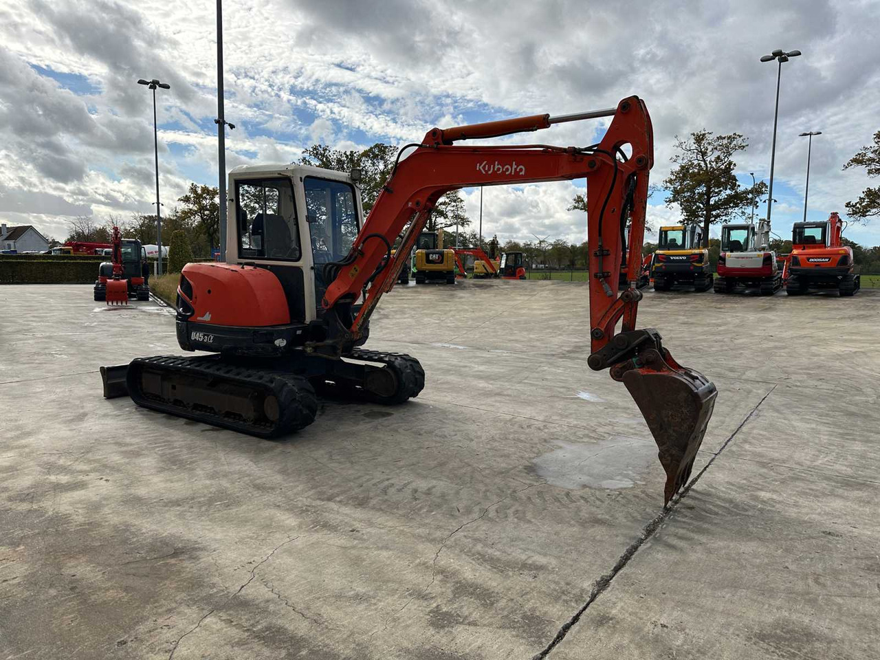 Kubota KUBOTA - 2005 - U45 - 3 - MIDI EXCAVATOR - حفار زحاف: صورة 3 Kubota KUBOTA - 2005 - U45 - 3 - MIDI EXCAVATOR - حفار زحاف: صورة 3