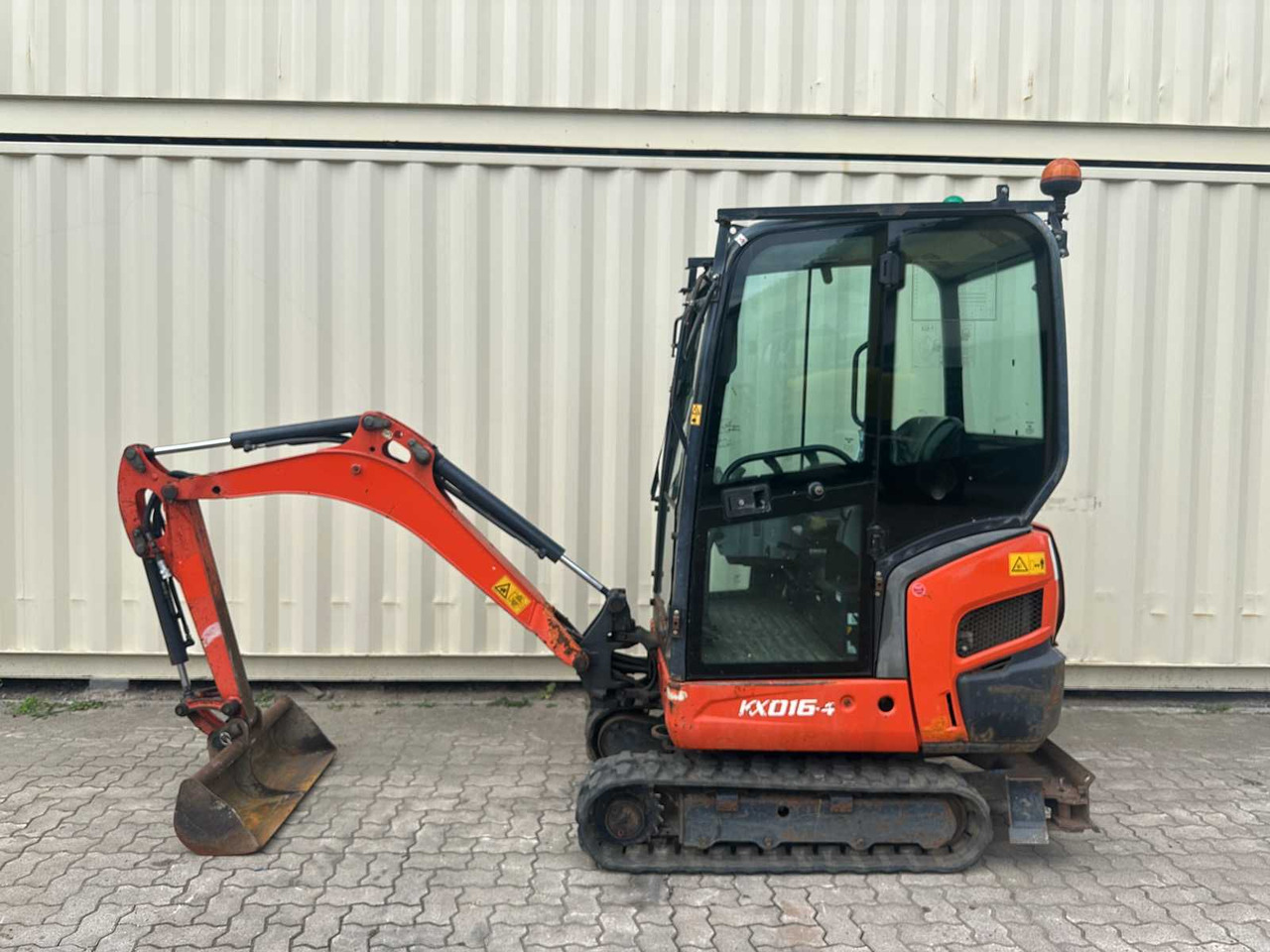 Kubota KX016-4 - حفارة مُصَّغرة: صورة 5 Kubota KX016-4 - حفارة مُصَّغرة: صورة 5