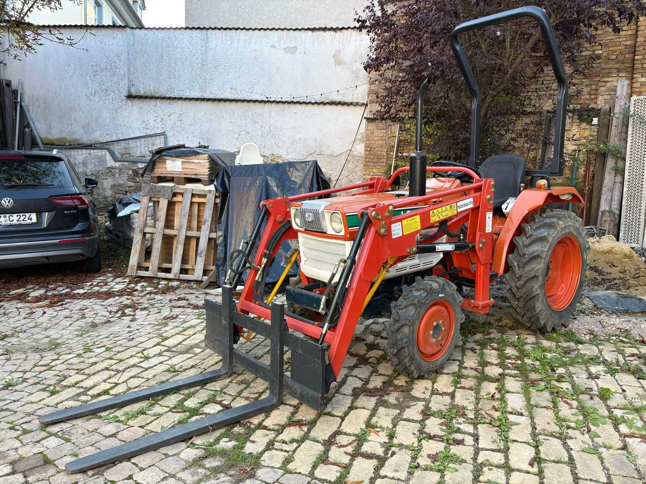 Kubota L-2002 - جرار: صورة 1 Kubota L-2002 - جرار: صورة 1
