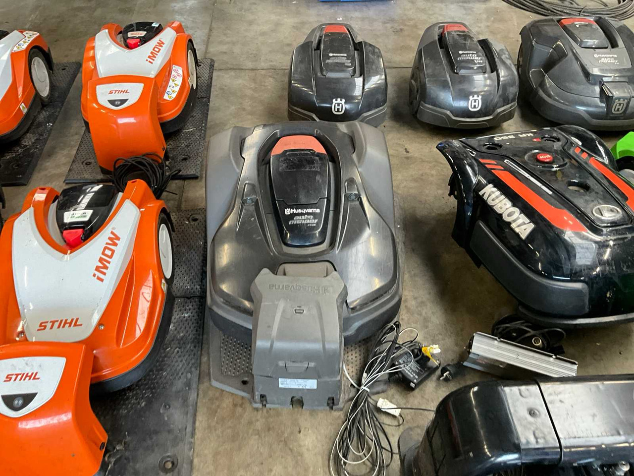 Kubota/Viking/Husqvarna - جزازة أعشاب الحدائق: صورة 4 Kubota/Viking/Husqvarna - جزازة أعشاب الحدائق: صورة 4