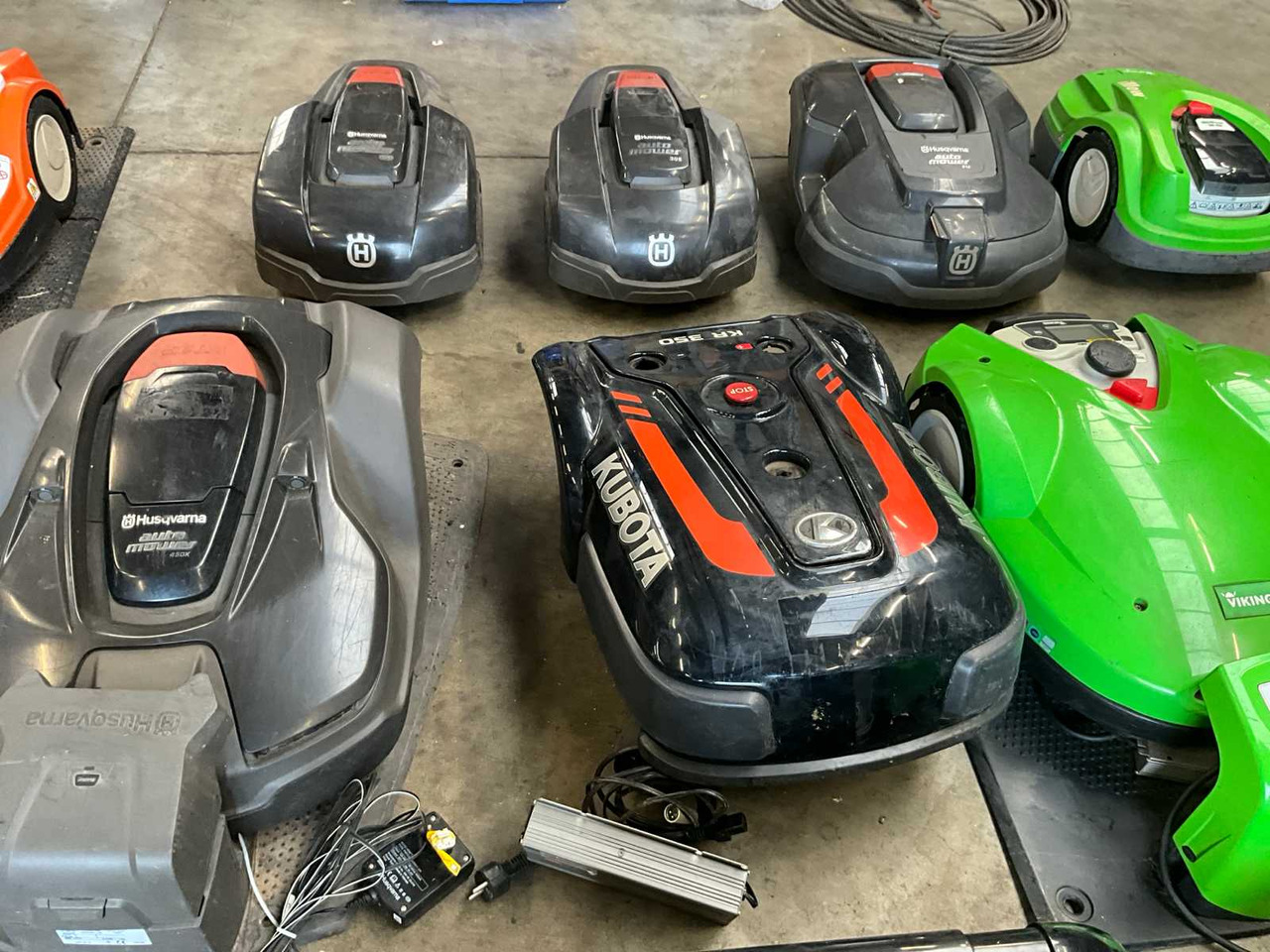 Kubota/Viking/Husqvarna - جزازة أعشاب الحدائق: صورة 5 Kubota/Viking/Husqvarna - جزازة أعشاب الحدائق: صورة 5