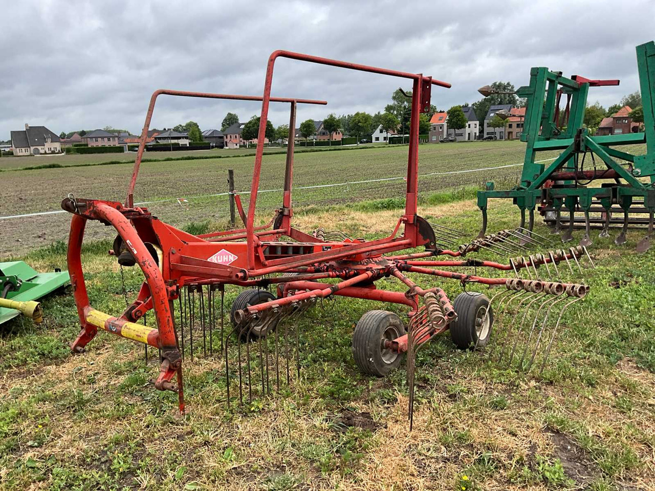Kuhn GA 381 GM - الآلات الزراعية: صورة 1 Kuhn GA 381 GM - الآلات الزراعية: صورة 1