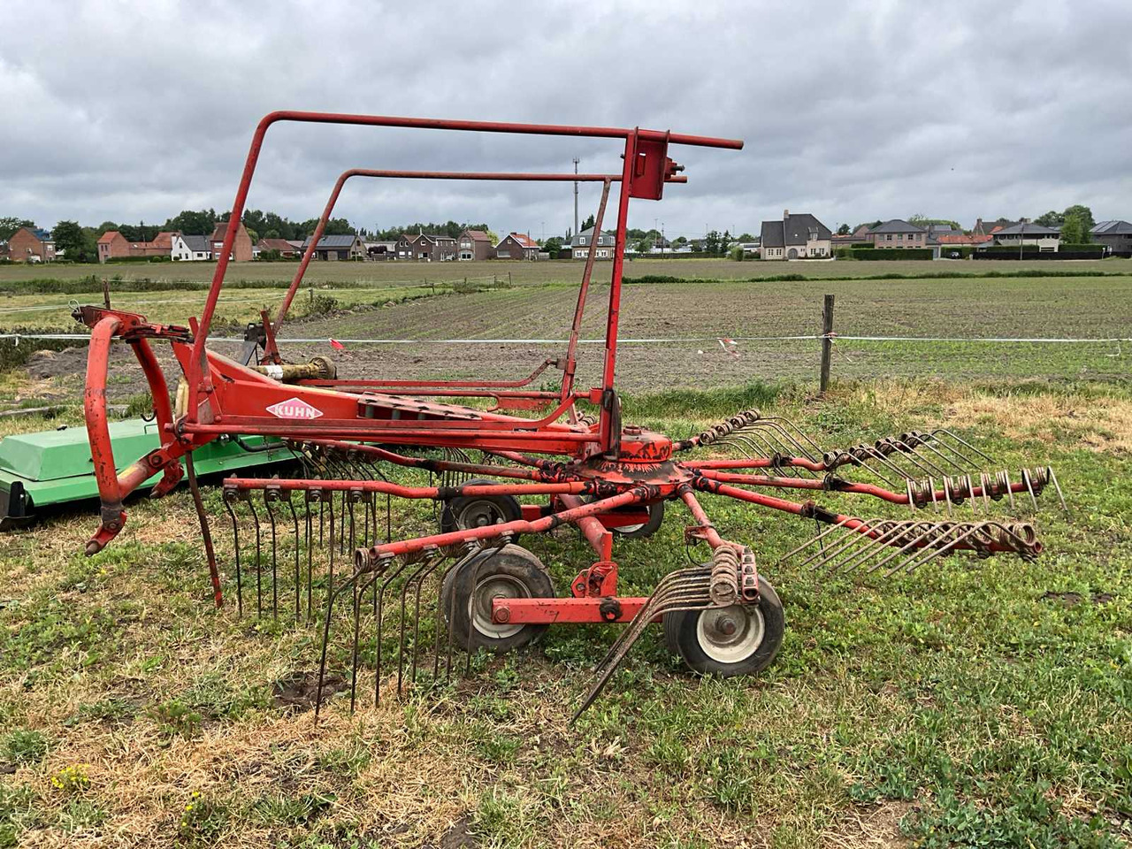 Kuhn GA 381 GM - الآلات الزراعية: صورة 2 Kuhn GA 381 GM - الآلات الزراعية: صورة 2