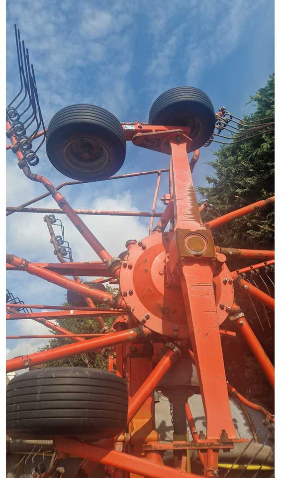 Kuhn GA7501 - معدات تيبيس التبن: صورة 5 Kuhn GA7501 - معدات تيبيس التبن: صورة 5