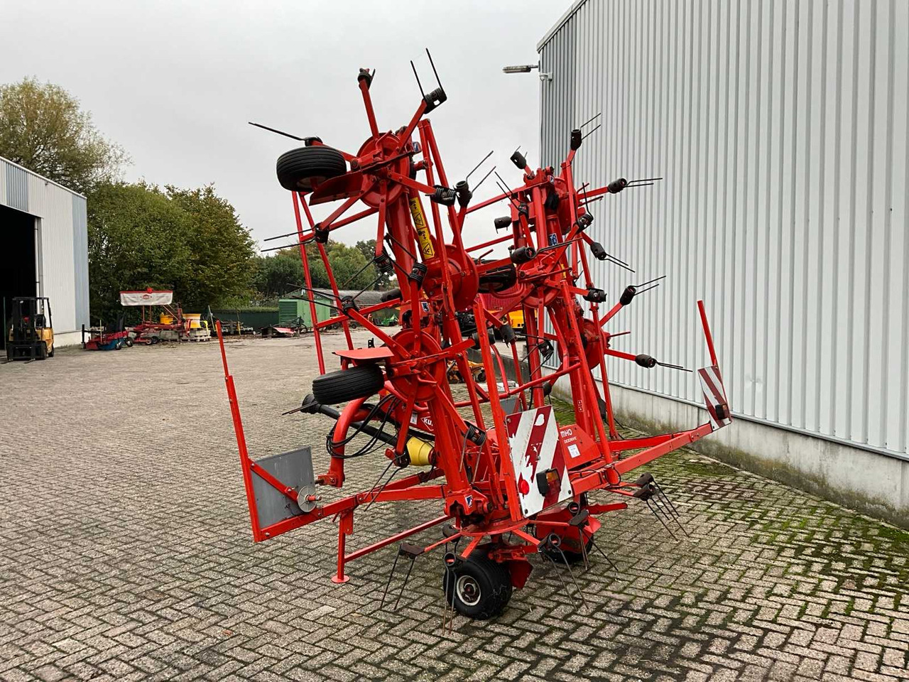 Kuhn GF8501MH0 - معدات تيبيس التبن: صورة 2 Kuhn GF8501MH0 - معدات تيبيس التبن: صورة 2