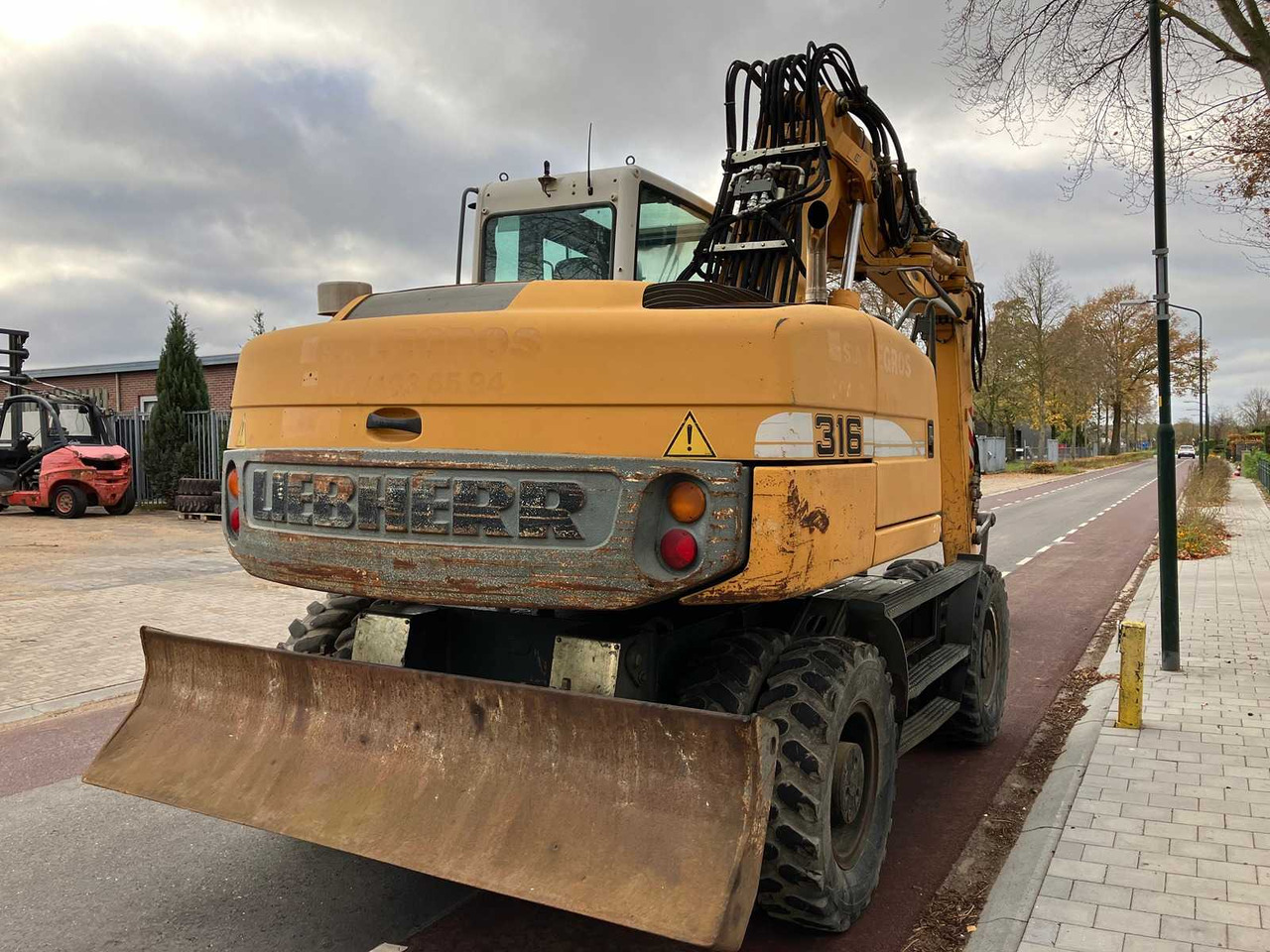 LIEBHERR - 2008 - A316 LITRONIC - WHEELED EXCAVATOR - حفارة دولاب: صورة 5 LIEBHERR - 2008 - A316 LITRONIC - WHEELED EXCAVATOR - حفارة دولاب: صورة 5