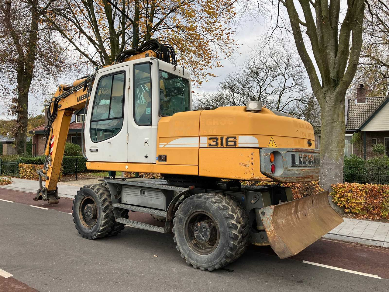 LIEBHERR - 2008 - A316 LITRONIC - WHEELED EXCAVATOR - حفارة دولاب: صورة 3 LIEBHERR - 2008 - A316 LITRONIC - WHEELED EXCAVATOR - حفارة دولاب: صورة 3