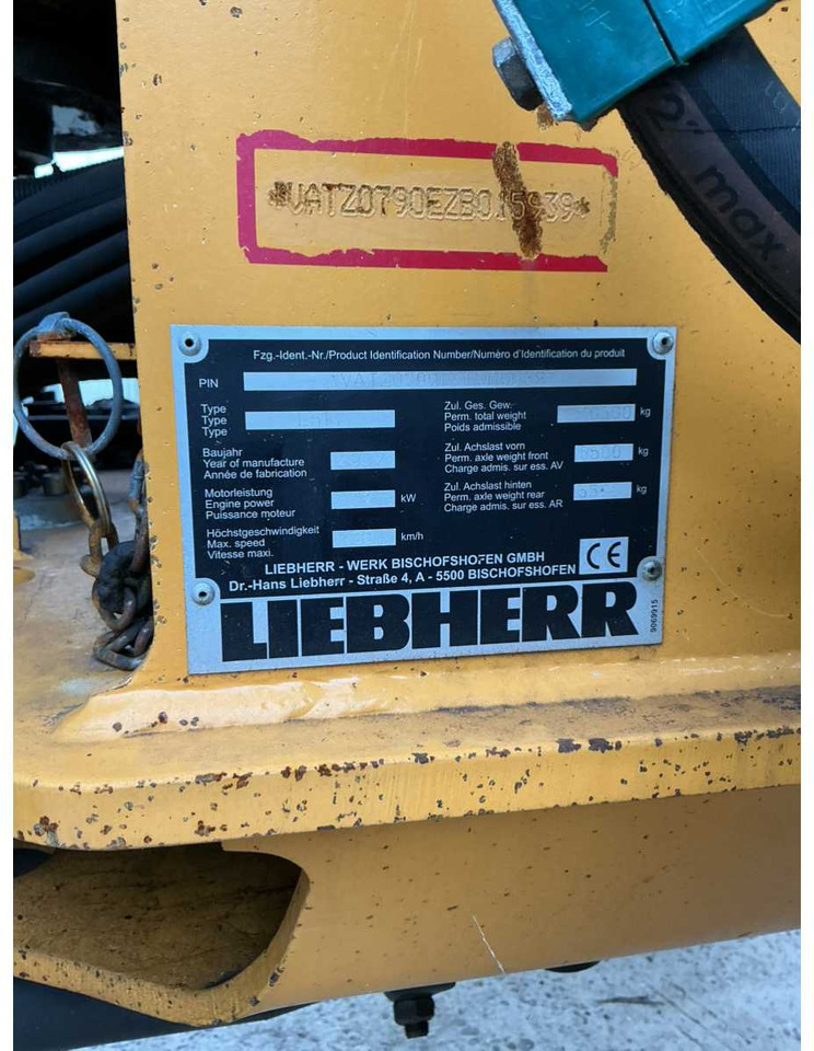 اللودر بعجل LIEBHERR - L514 STEREO - 2007 - WHEEL LOADER: صورة 10 اللودر بعجل LIEBHERR - L514 STEREO - 2007 - WHEEL LOADER: صورة 10