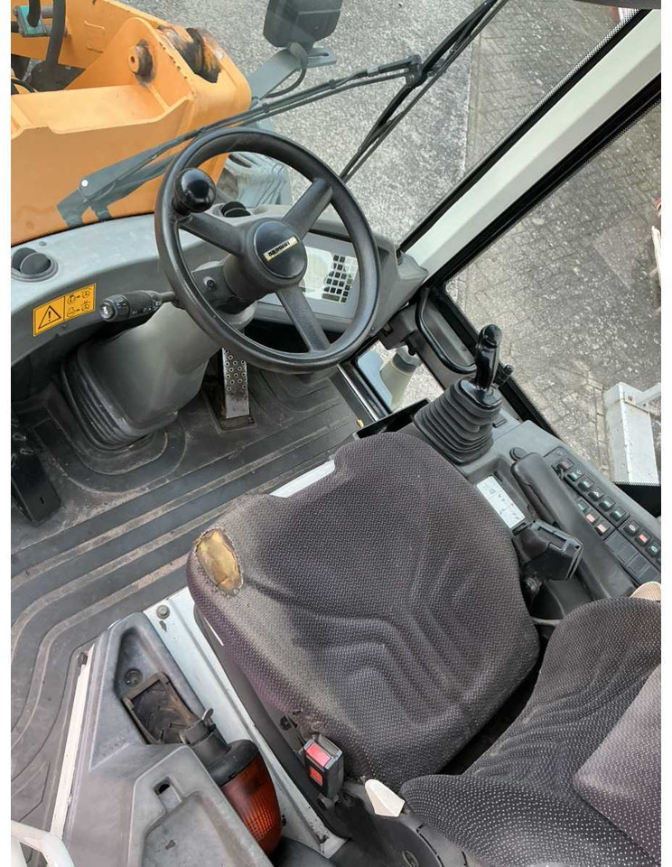 اللودر بعجل LIEBHERR - L514 STEREO - 2007 - WHEEL LOADER: صورة 11 اللودر بعجل LIEBHERR - L514 STEREO - 2007 - WHEEL LOADER: صورة 11