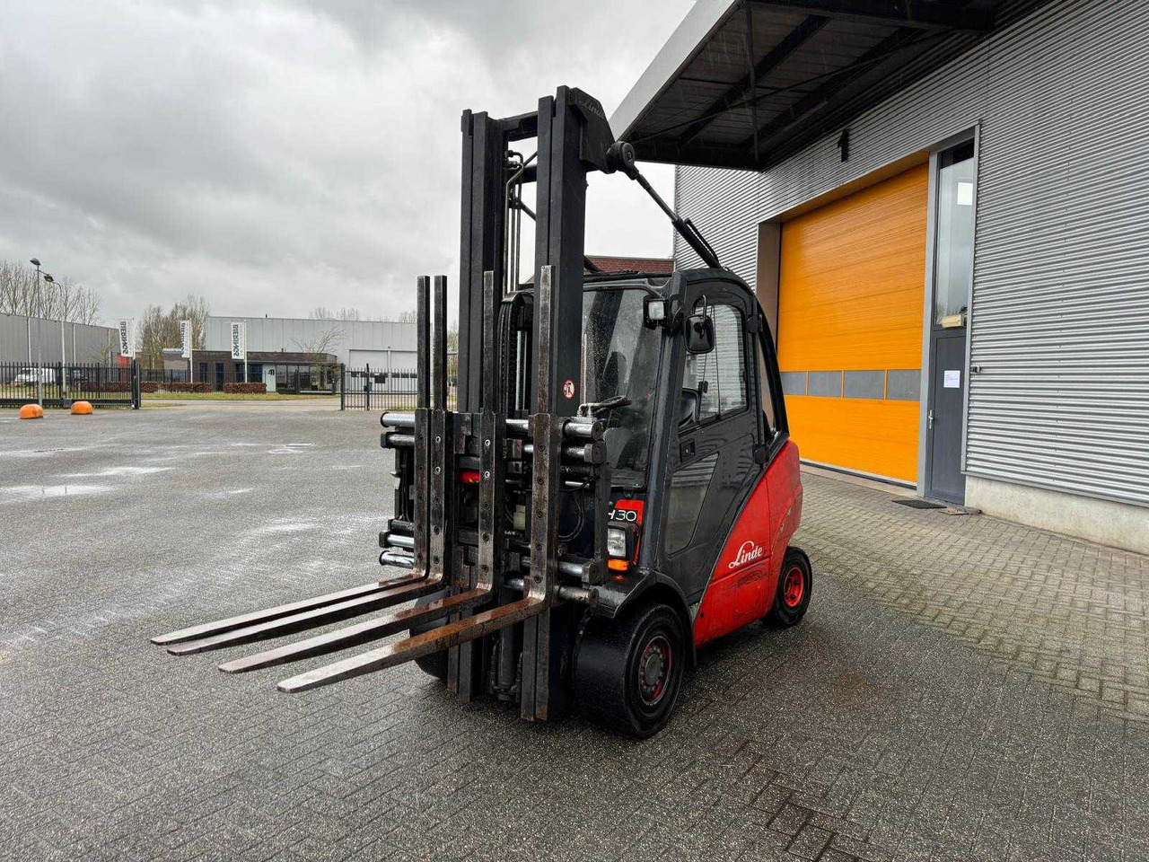 LINDE - H30 - FORKLIFT TRUCKS - 2006 - رافعة شوكية: صورة 2 LINDE - H30 - FORKLIFT TRUCKS - 2006 - رافعة شوكية: صورة 2