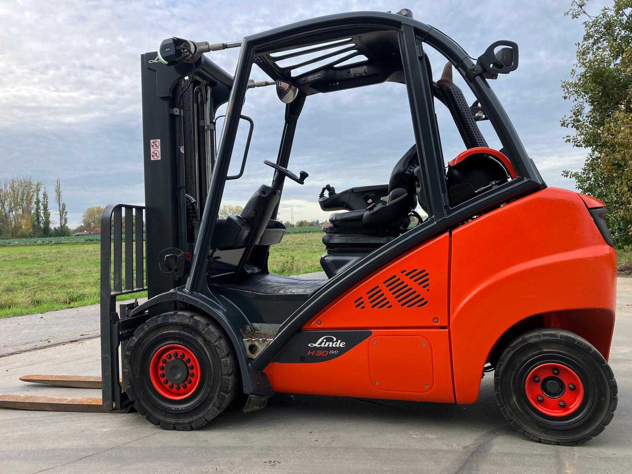 LINDE H30T-02 FORKLIFT 2019 - رافعة شوكية: صورة 4 LINDE H30T-02 FORKLIFT 2019 - رافعة شوكية: صورة 4