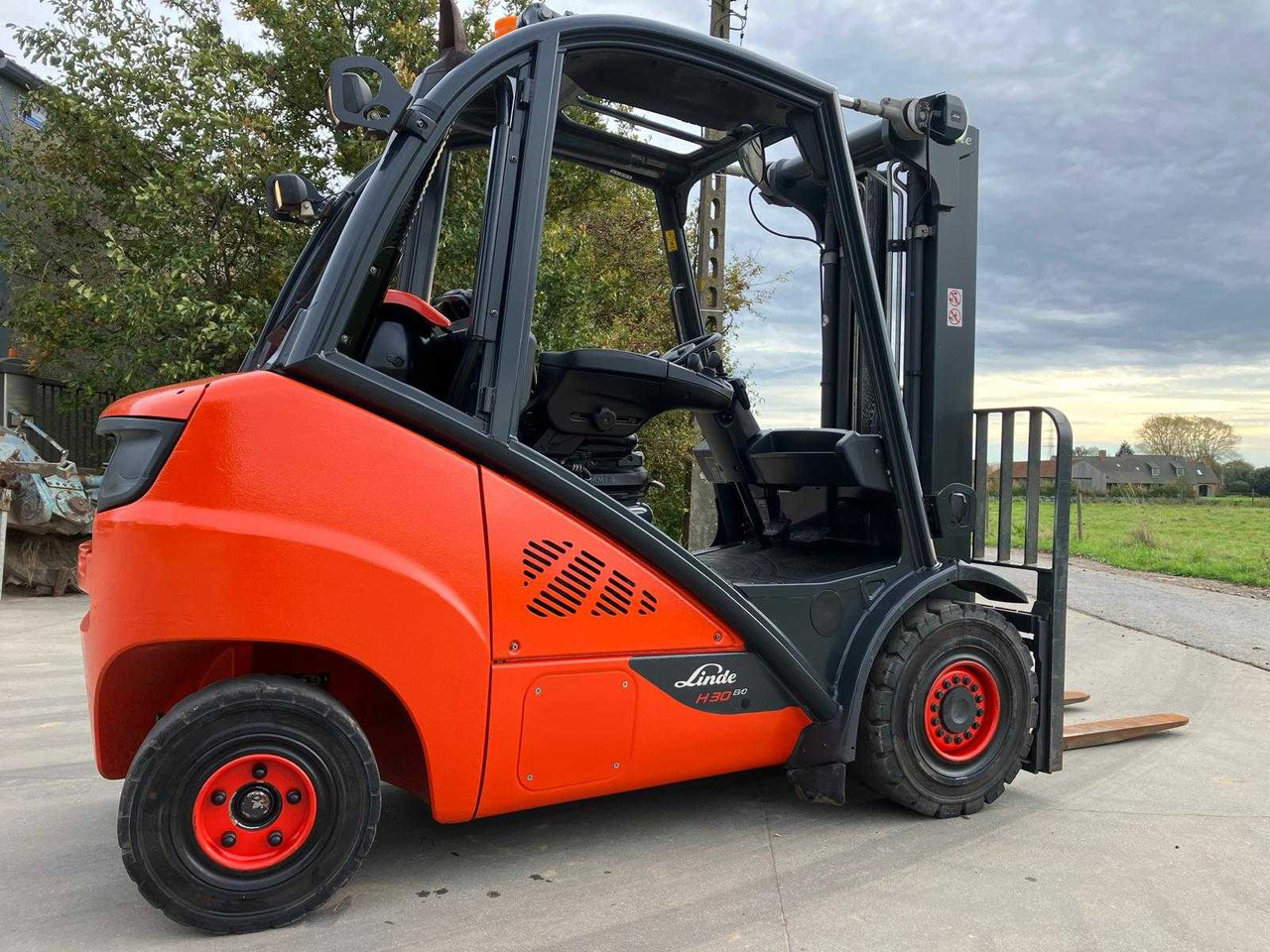 LINDE H30T-02 FORKLIFT 2019 - رافعة شوكية: صورة 5 LINDE H30T-02 FORKLIFT 2019 - رافعة شوكية: صورة 5