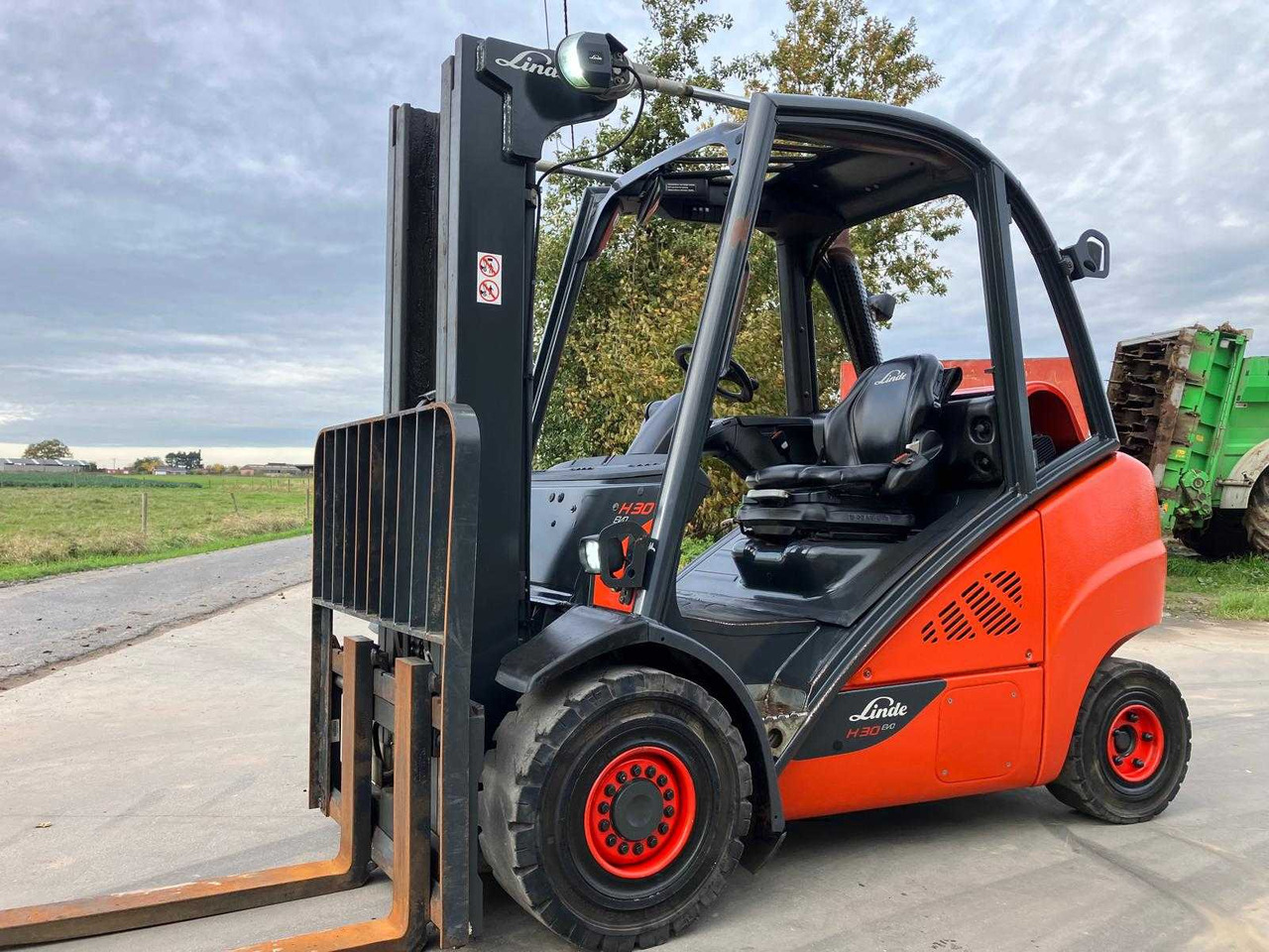 LINDE H30T-02 FORKLIFT 2019 - رافعة شوكية: صورة 2 LINDE H30T-02 FORKLIFT 2019 - رافعة شوكية: صورة 2