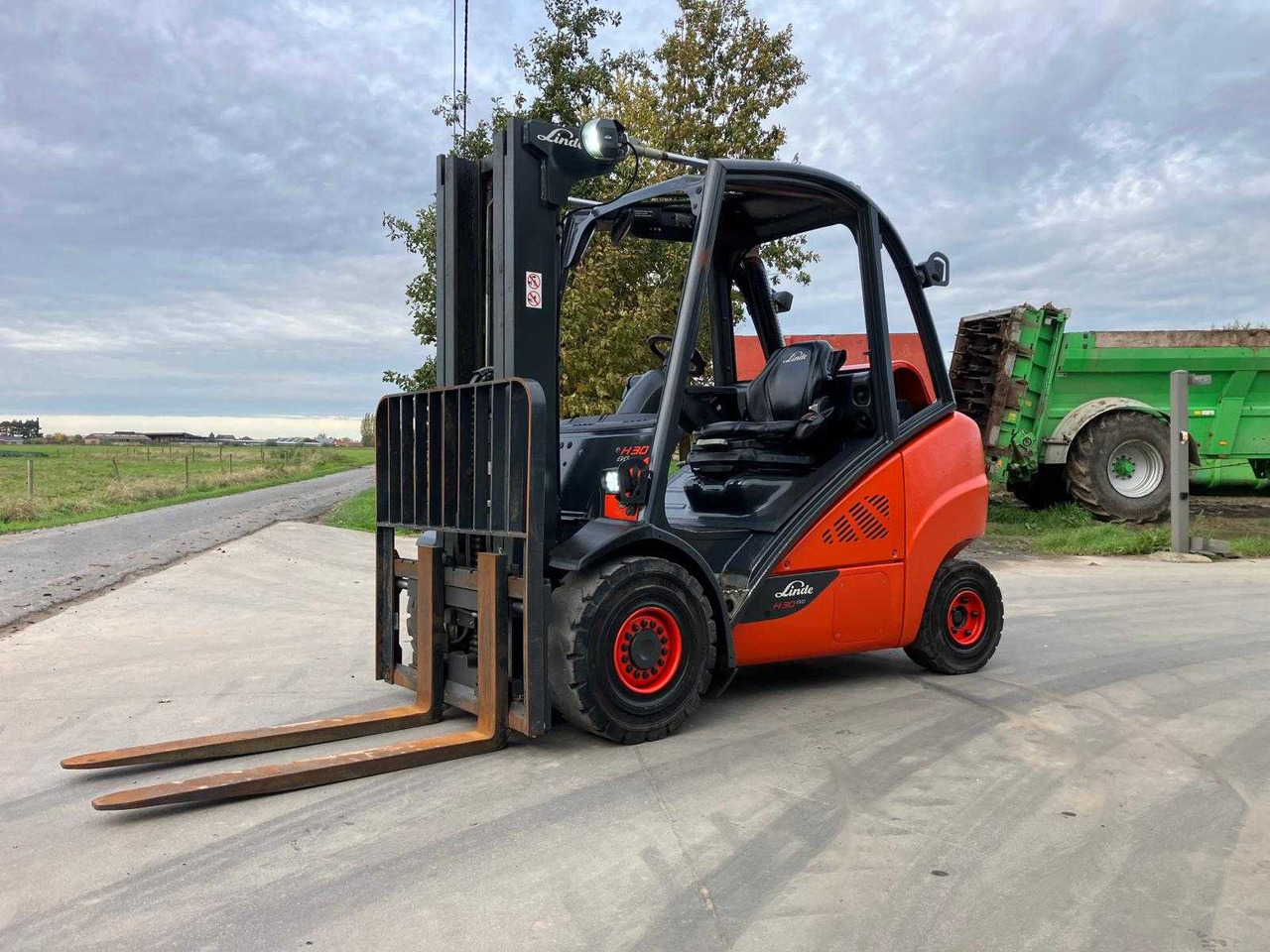 LINDE H30T-02 FORKLIFT 2019 - رافعة شوكية: صورة 1 LINDE H30T-02 FORKLIFT 2019 - رافعة شوكية: صورة 1