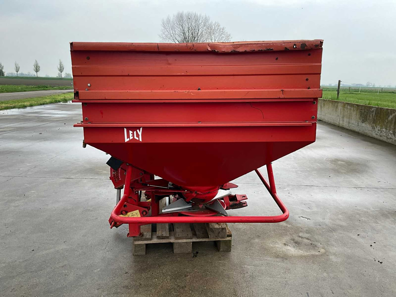 Lely Centerliner SL - آلة رش السماد: صورة 4 Lely Centerliner SL - آلة رش السماد: صورة 4