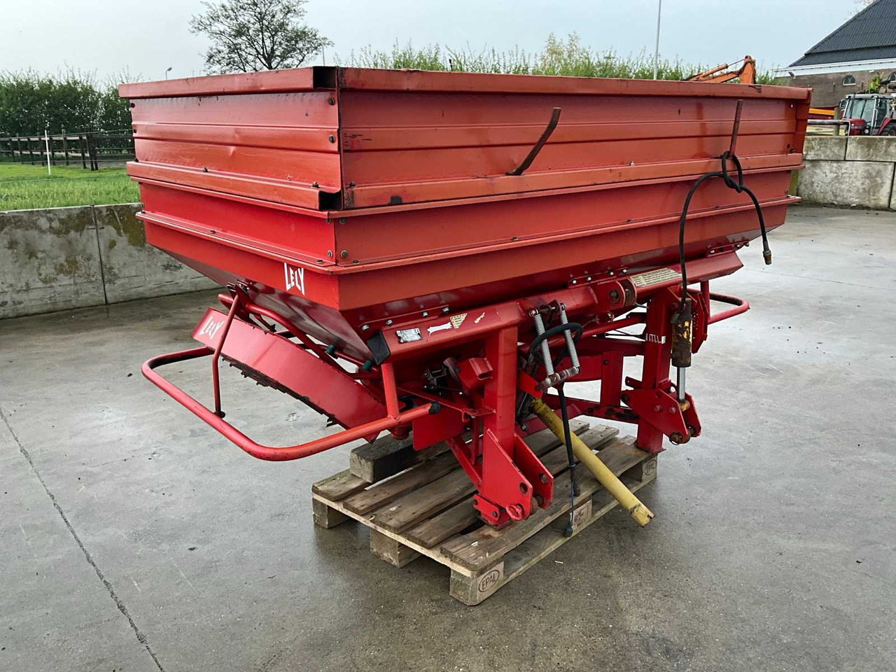 Lely Centerliner SL - آلة رش السماد: صورة 3 Lely Centerliner SL - آلة رش السماد: صورة 3