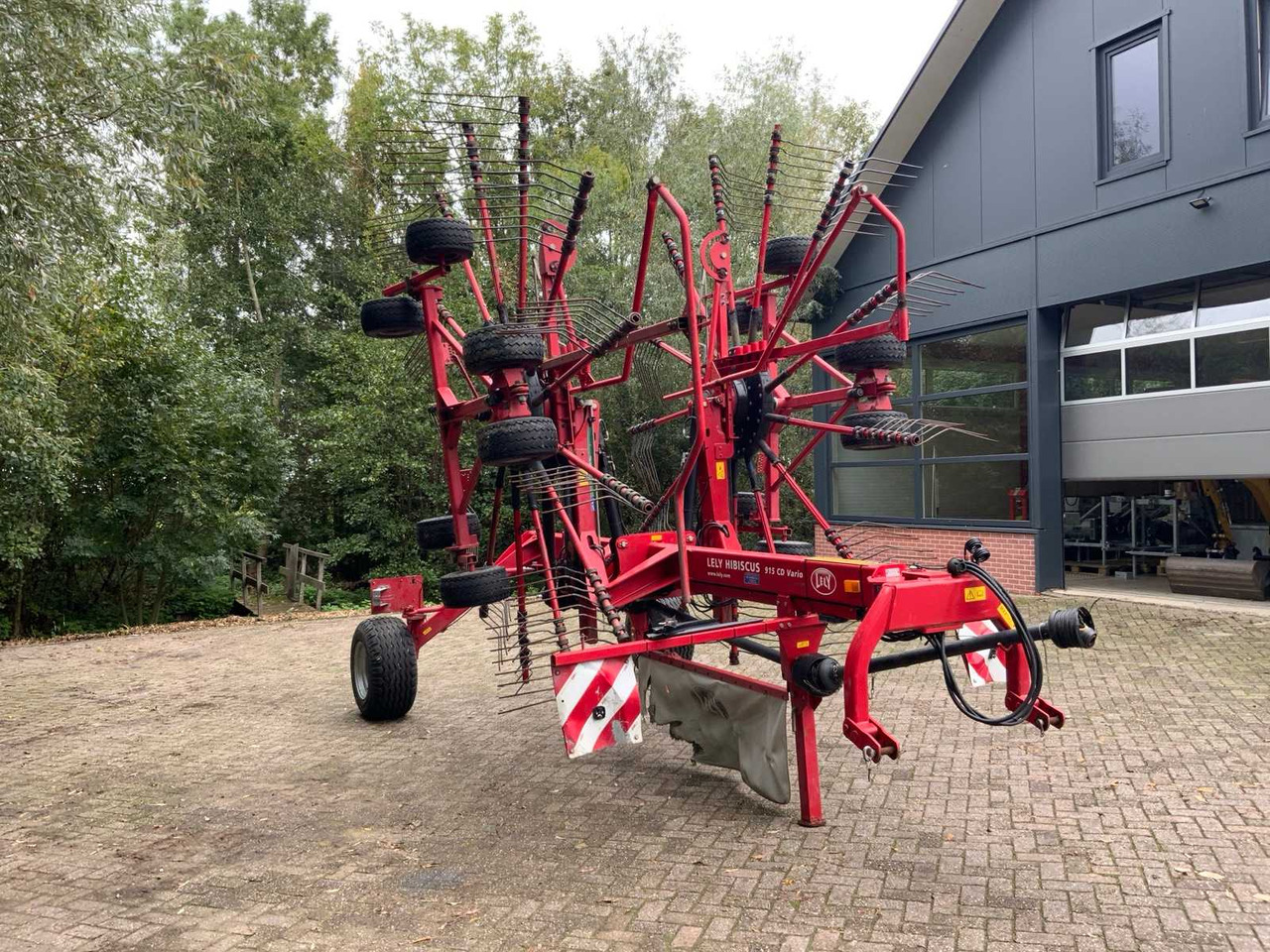 Lely Hibiscus 915 CD Vario - معدات تيبيس التبن: صورة 4 Lely Hibiscus 915 CD Vario - معدات تيبيس التبن: صورة 4