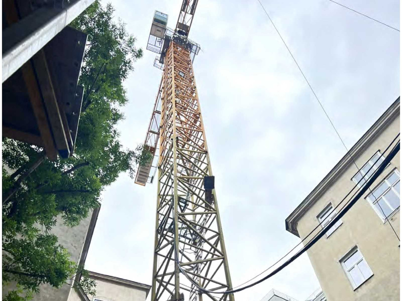 Liebherr 110 EC-B 6 FR.tronic - رافعة برجية: صورة 1 Liebherr 110 EC-B 6 FR.tronic - رافعة برجية: صورة 1