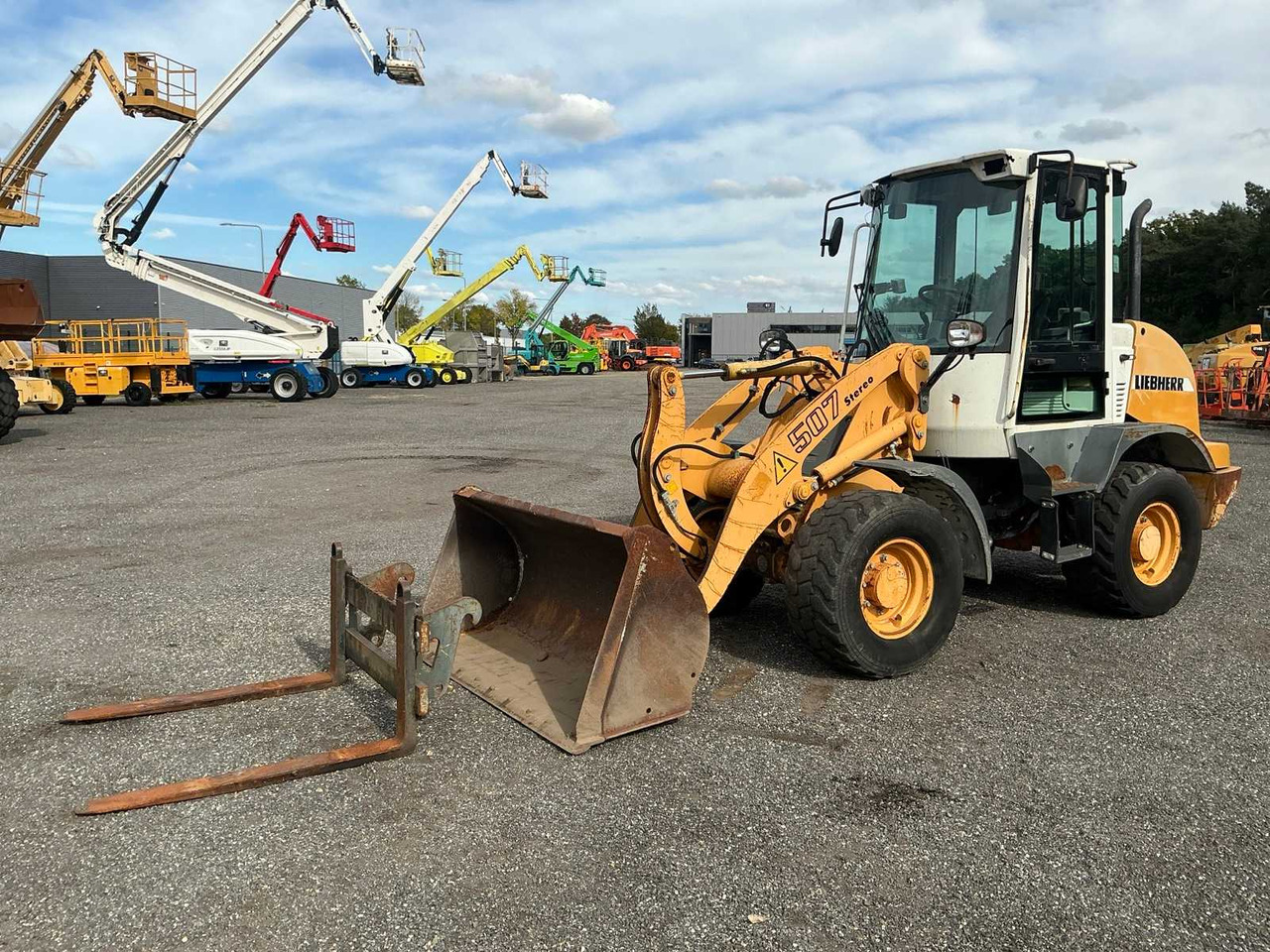 Liebherr L 507 Stereo - اللودر بعجل: صورة 1 Liebherr L 507 Stereo - اللودر بعجل: صورة 1