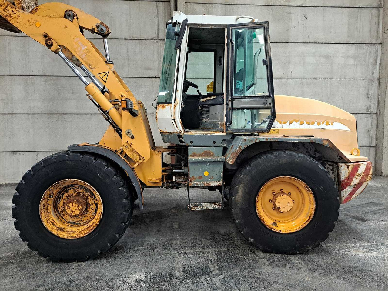 Liebherr L514 - اللودر بعجل: صورة 5 Liebherr L514 - اللودر بعجل: صورة 5