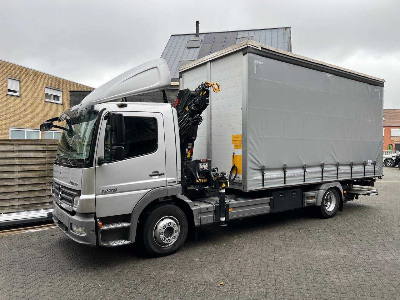 MERCEDES - ATEGO 1229 RL/11.9 - TRUCK - 2010 - شاحنة: صورة 1 MERCEDES - ATEGO 1229 RL/11.9 - TRUCK - 2010 - شاحنة: صورة 1