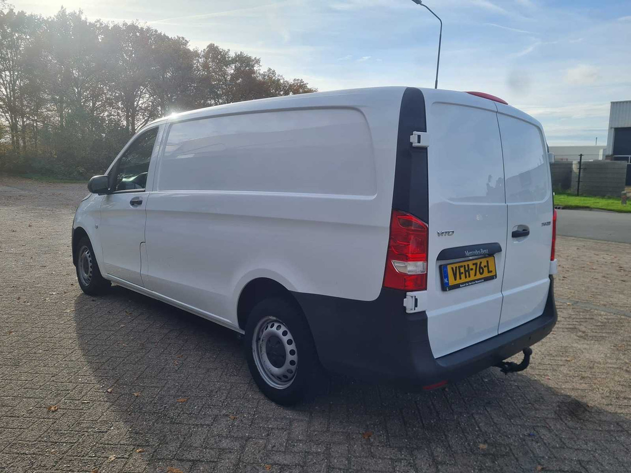 MERCEDES-BENZ - VITO - 114 CDI LONG - VFH-76-L - شاحنة التوصيل: صورة 4 MERCEDES-BENZ - VITO - 114 CDI LONG - VFH-76-L - شاحنة التوصيل: صورة 4